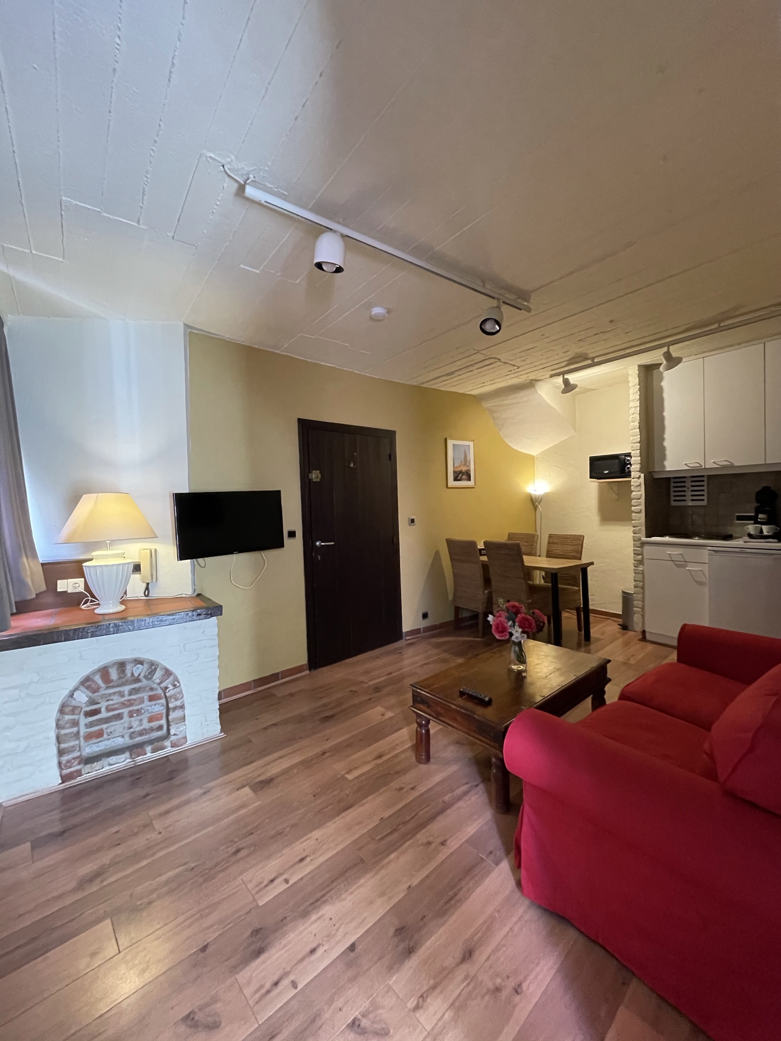 Apartment living room at Cityflats Leopold