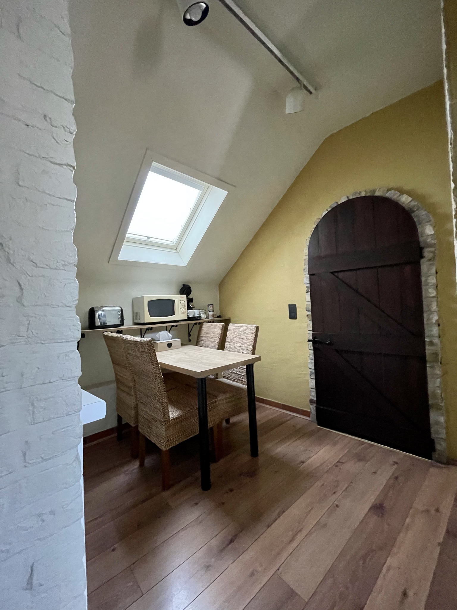 Apartment kitchenette at Cityflats Leopold